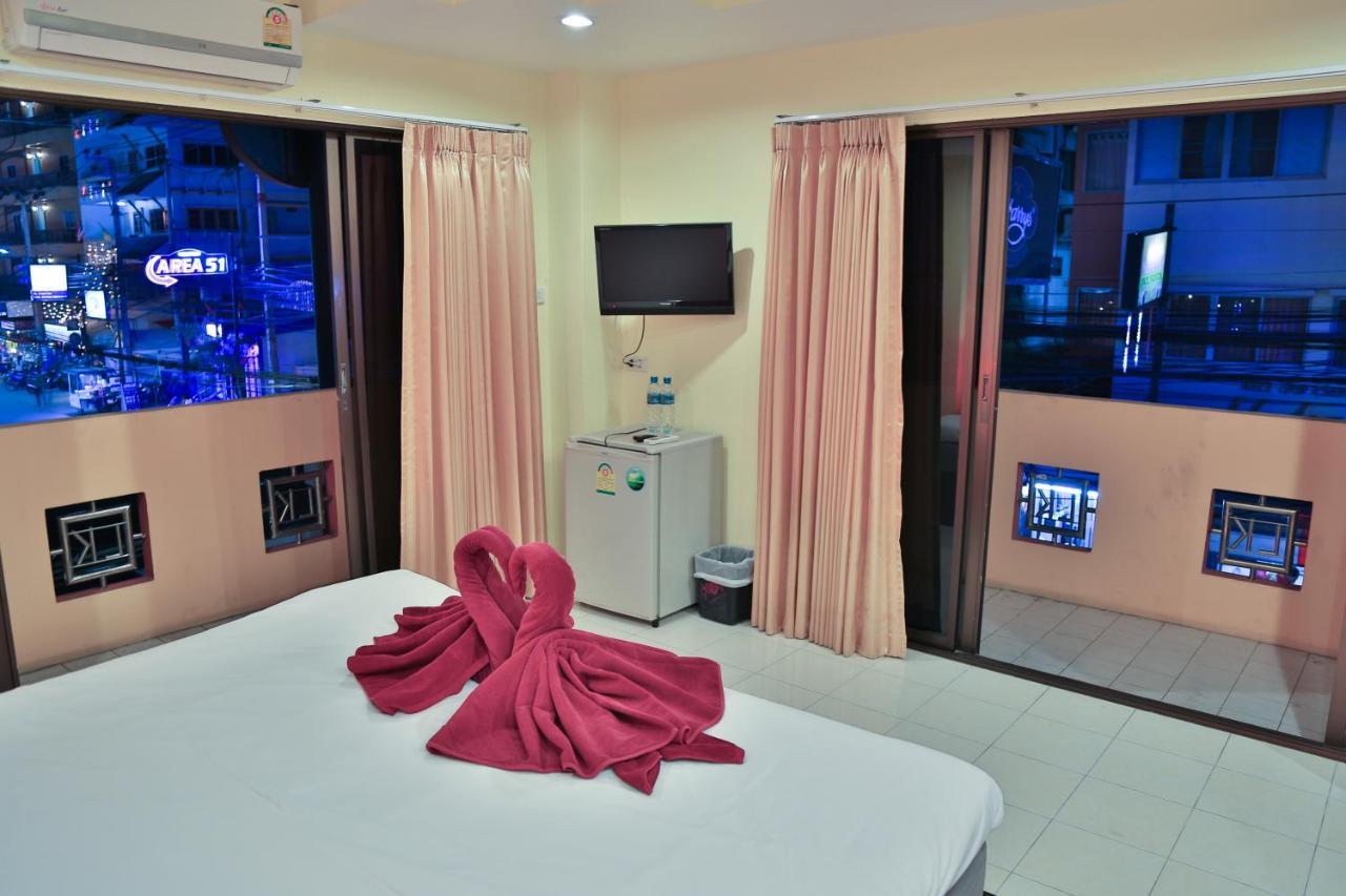 Harrys Hotel Bar & Restaurant Pattaya Eksteriør billede