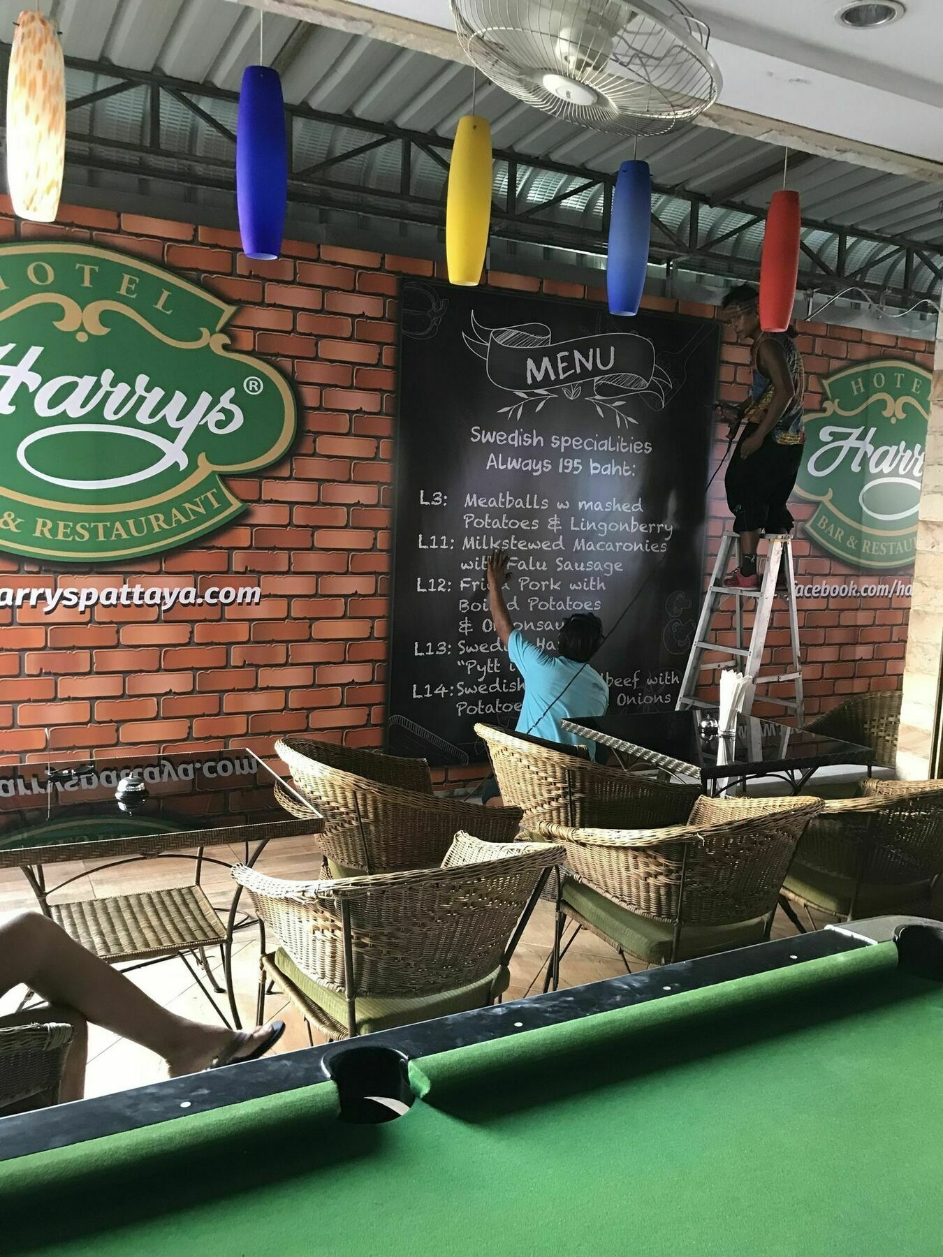 Harrys Hotel Bar & Restaurant Pattaya Eksteriør billede